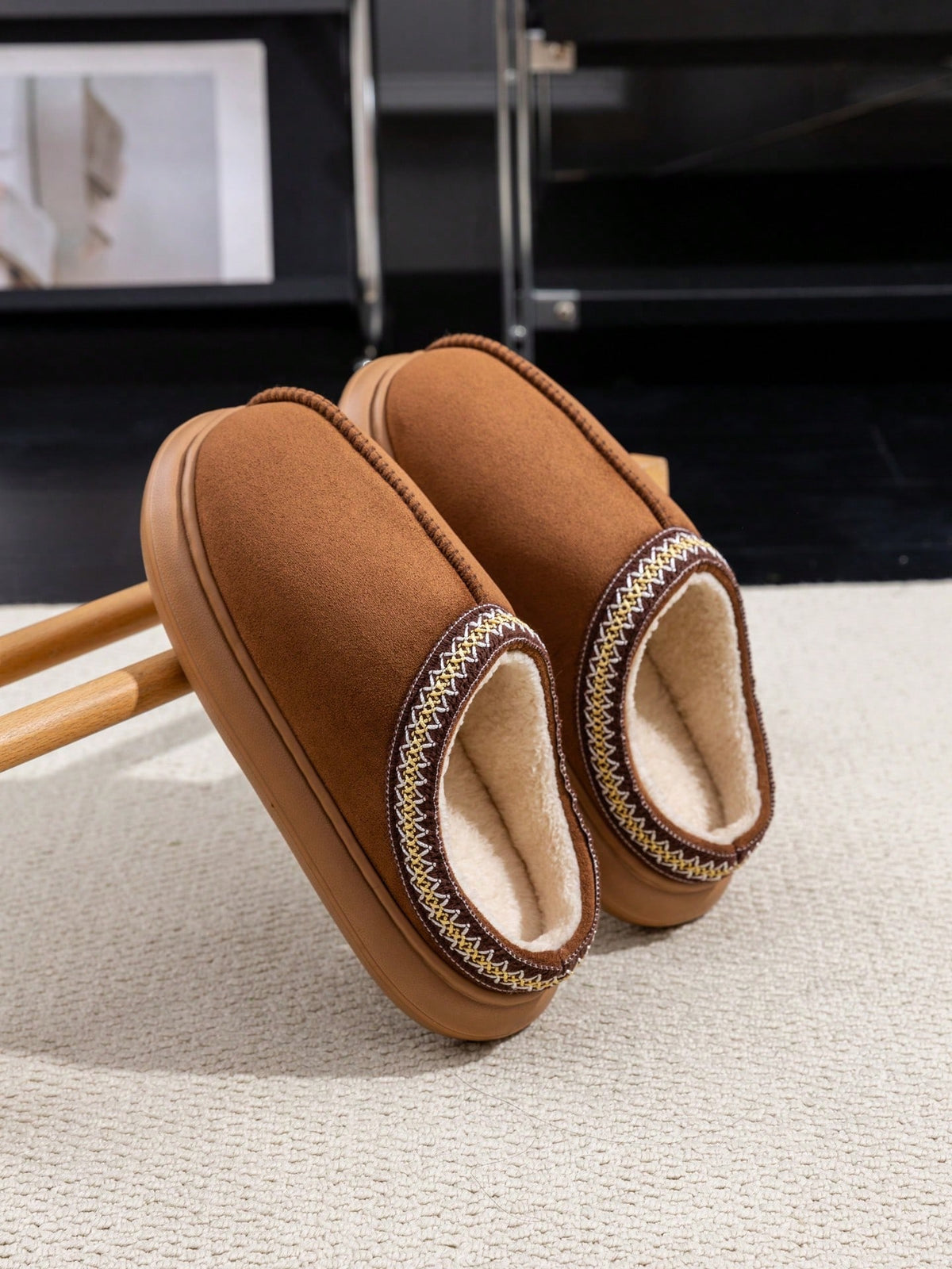 Women's Fluffy Lined Slippers With Lace Trim